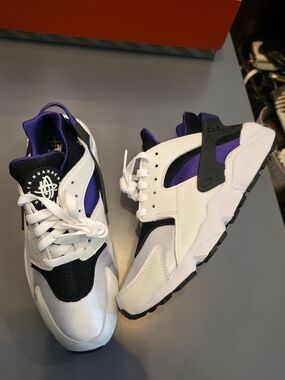 Nike Purple Black And White Huarache Shoe